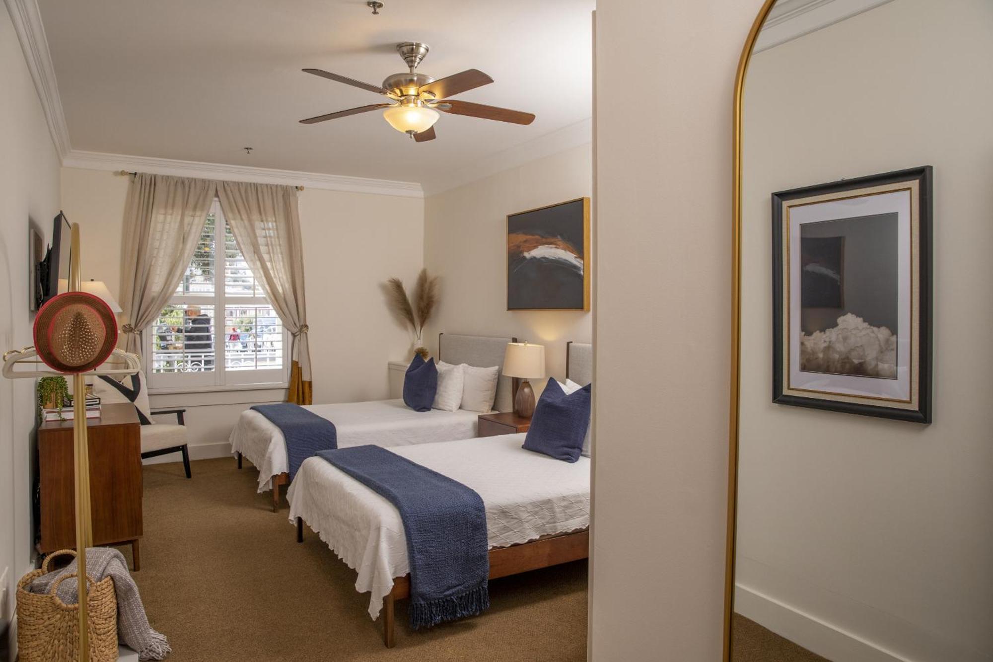 Hotel Washington Square 3*