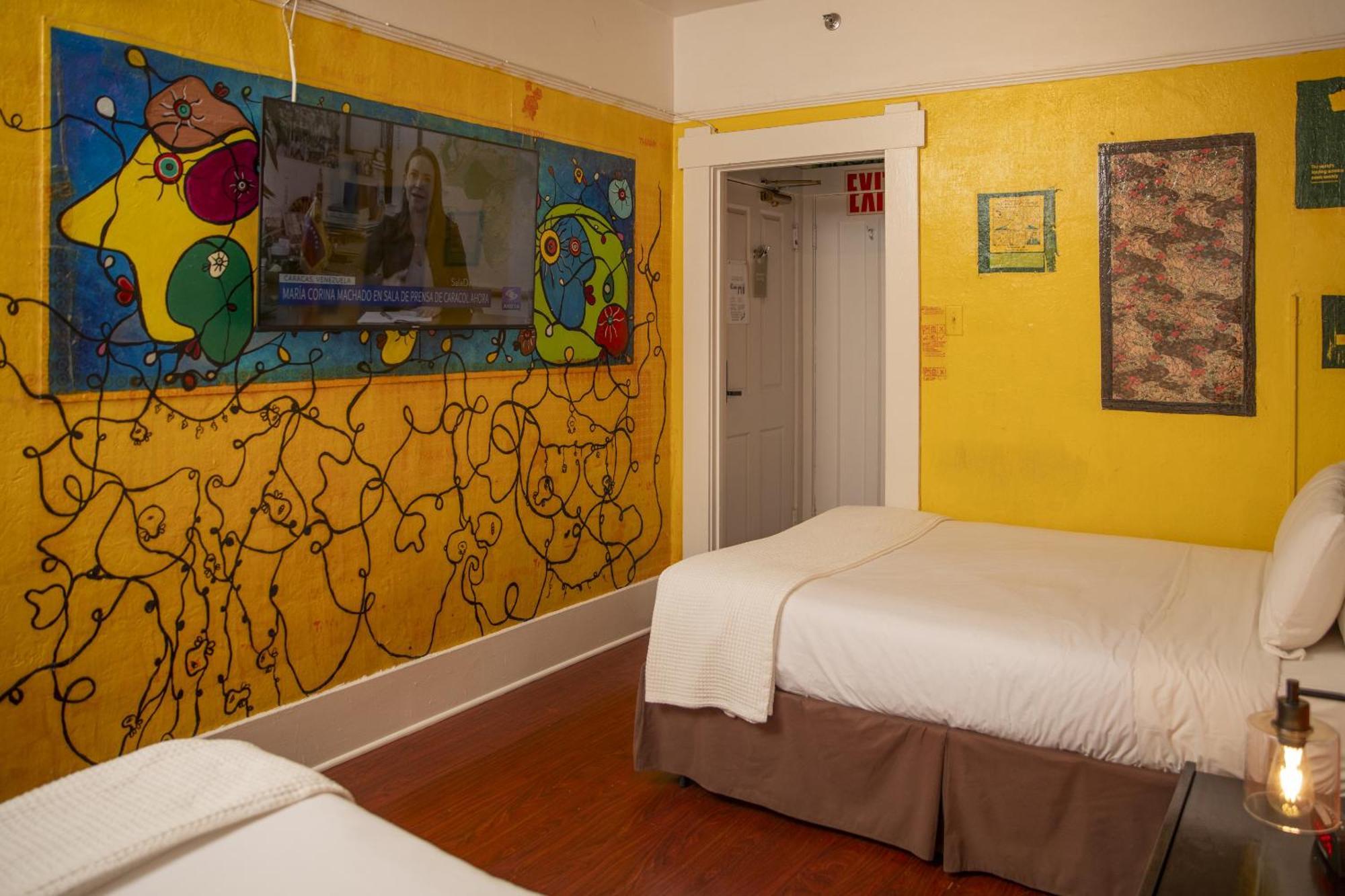 Hotel Des Arts 2*