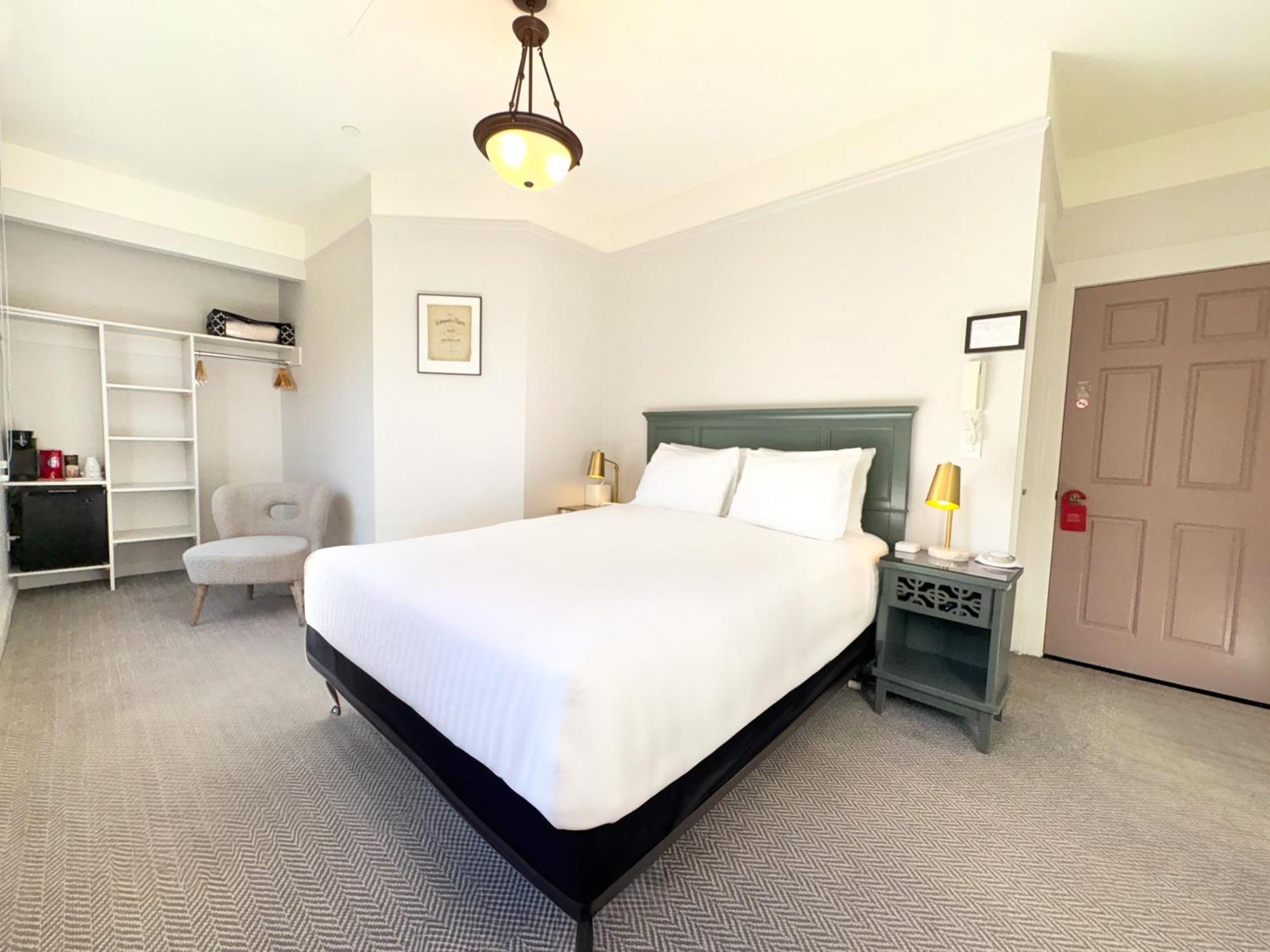 The Grove Inn 3*