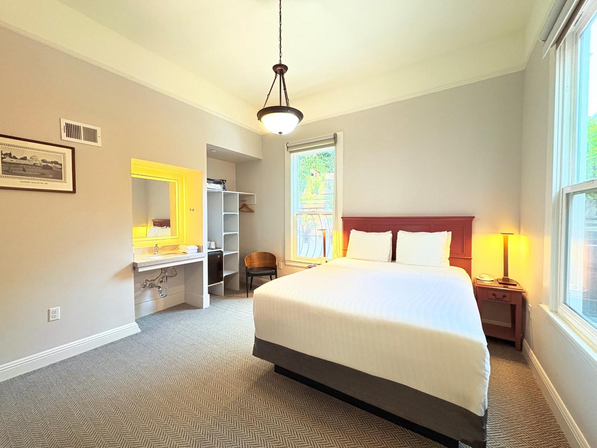 The Grove Inn 3*