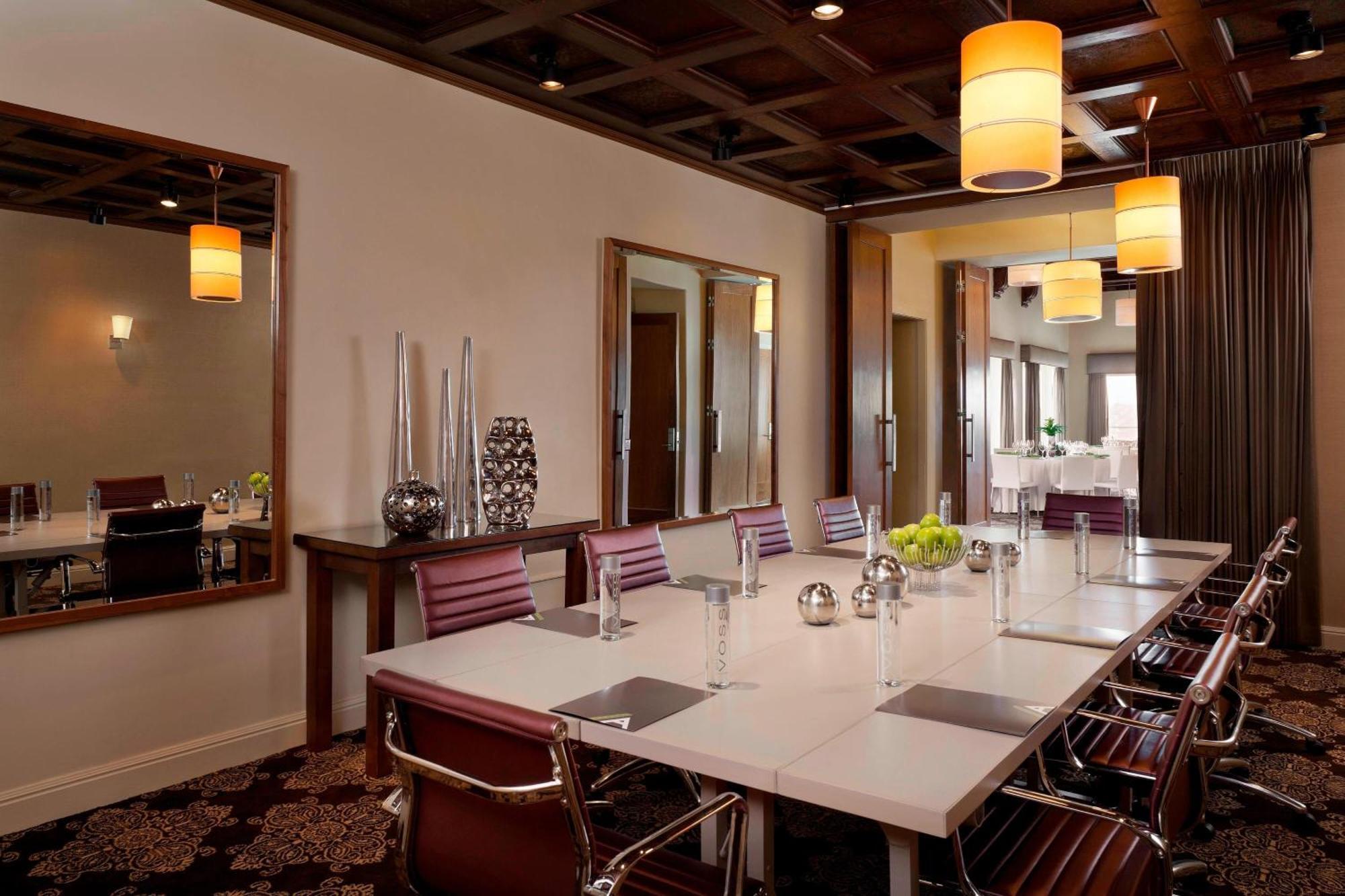 Hotel Adagio, Autograph Collection 4*