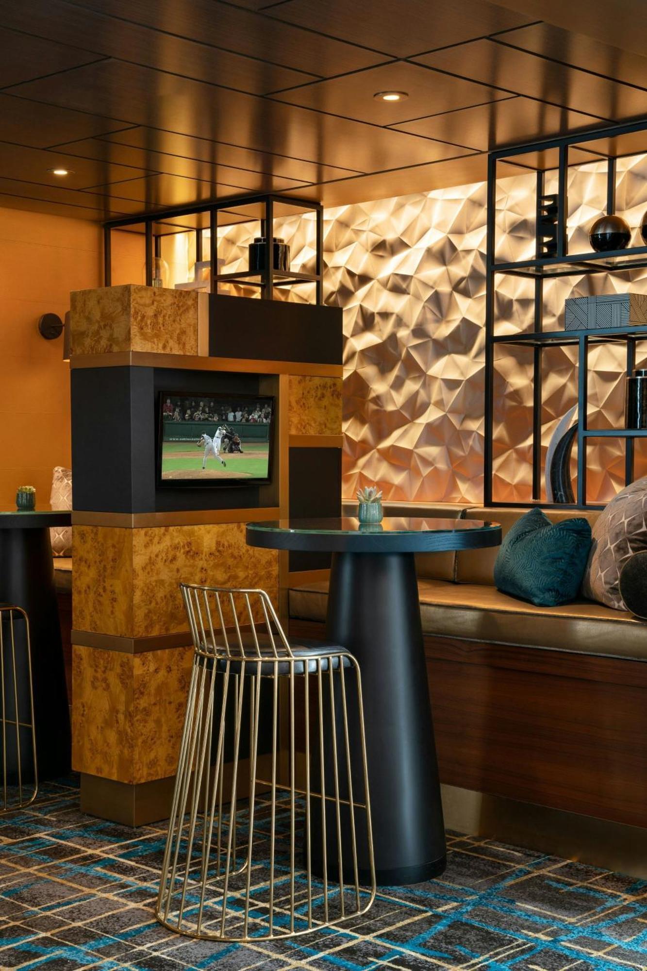 Courtyard By Marriott Downtown/van Ness Ave Hotel 4*