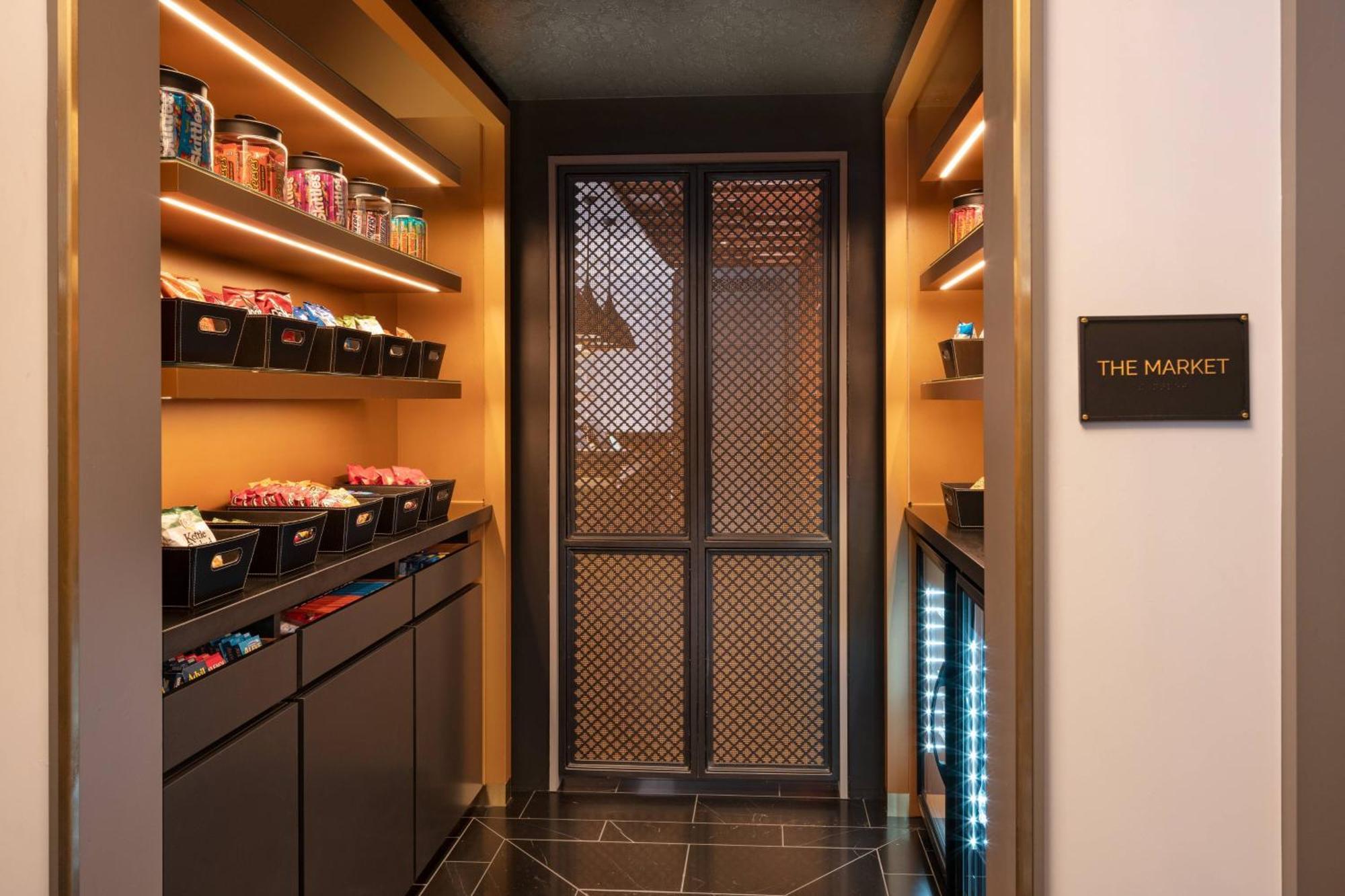 Courtyard By Marriott Downtown/van Ness Ave 4*