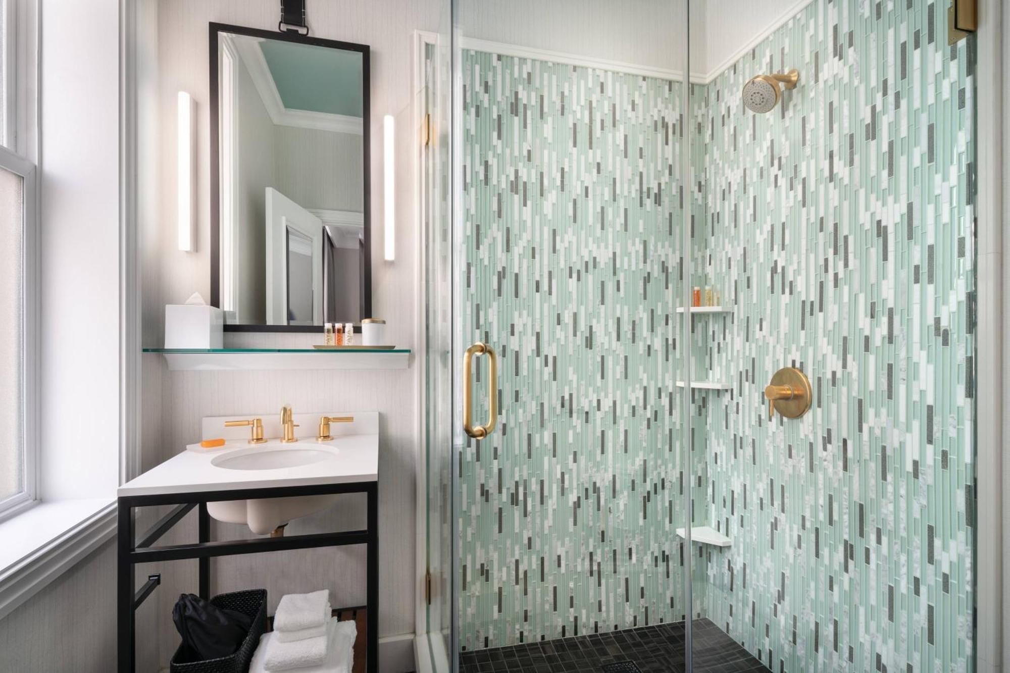 Courtyard By Marriott Downtown/van Ness Ave Hotel 4*