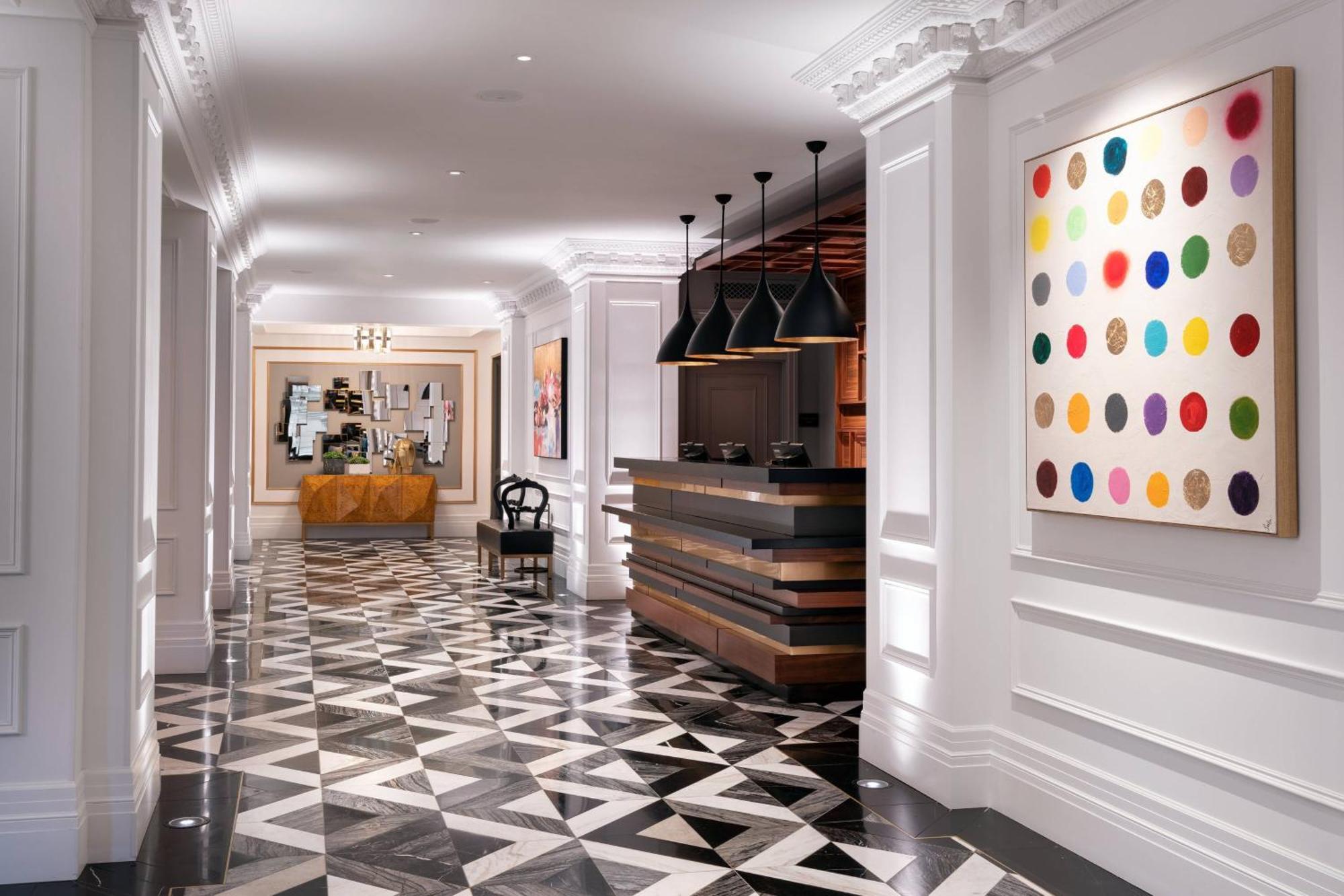 Courtyard By Marriott Downtown/van Ness Ave