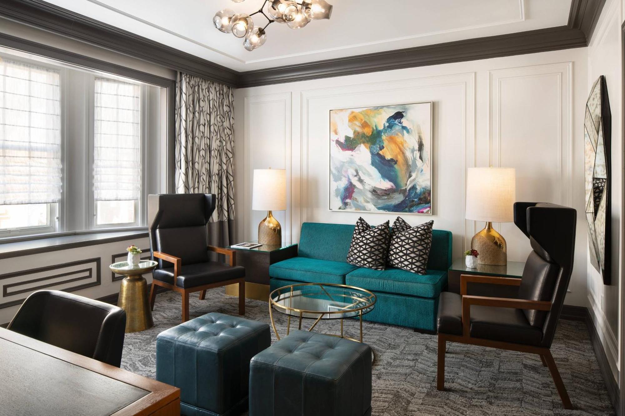 Courtyard By Marriott Downtown/van Ness Ave Hotel