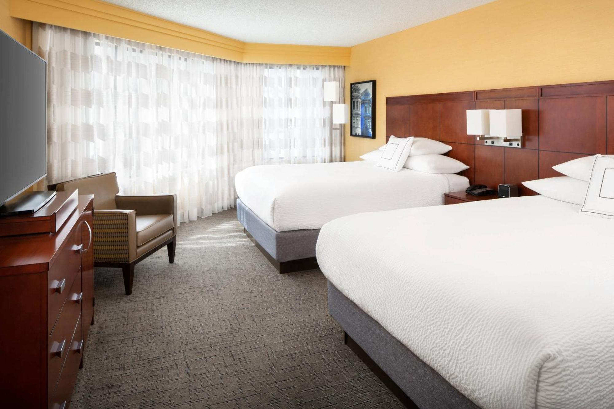 Courtyard By Marriott Fishermans Wharf Hotel