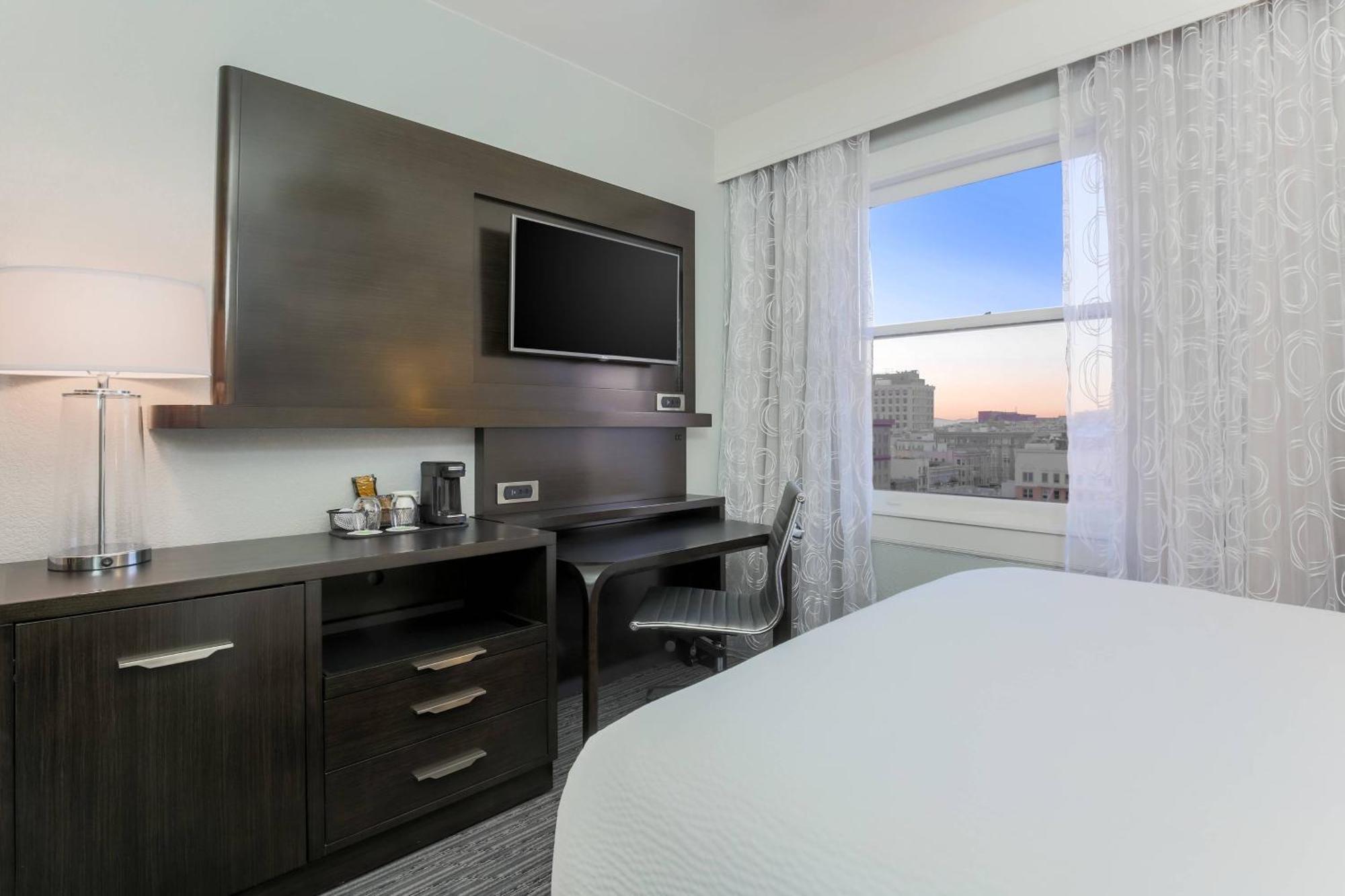 Courtyard By Marriott Union Square Hotel 3*