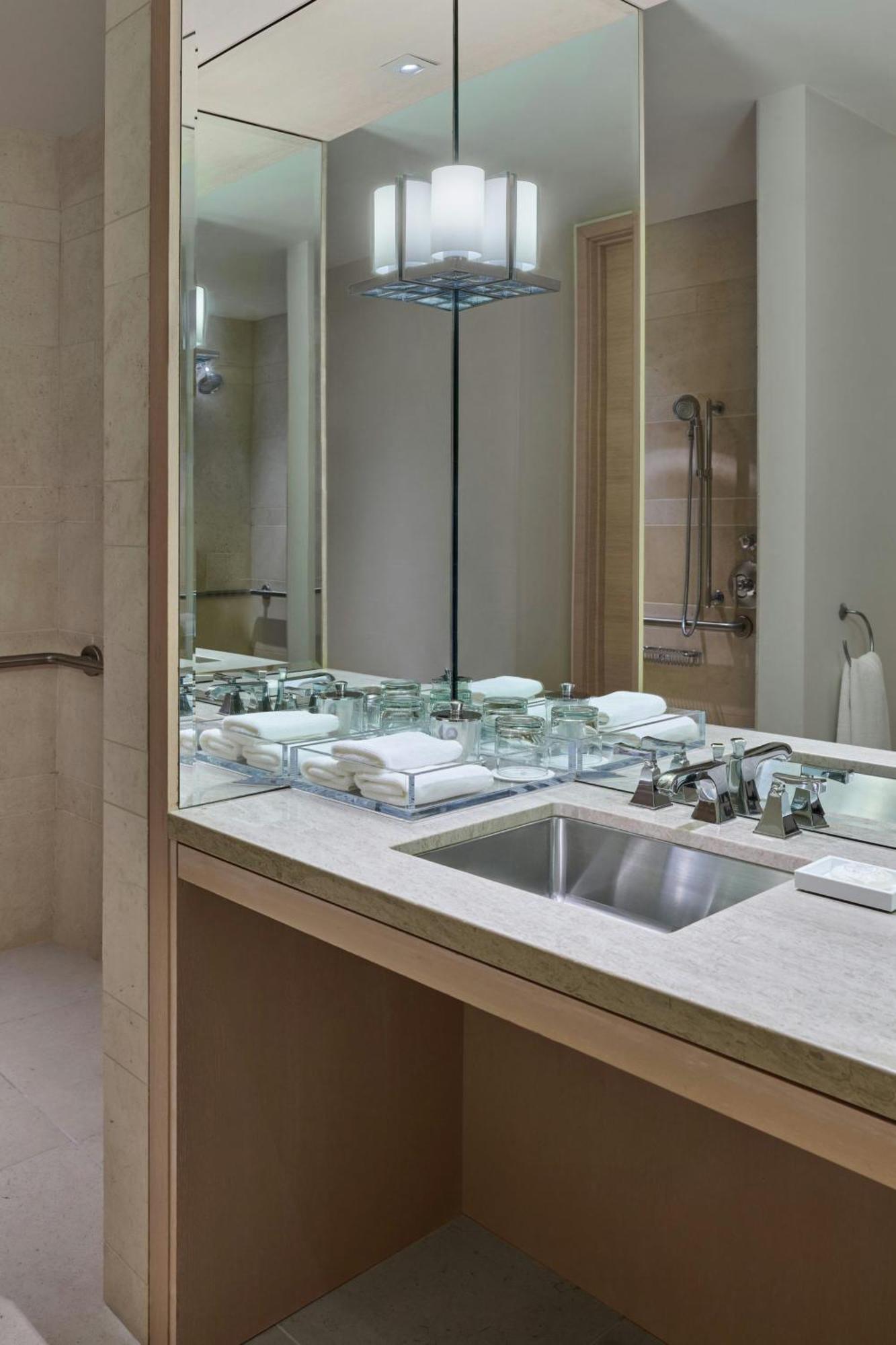 The St. Regis 5*
