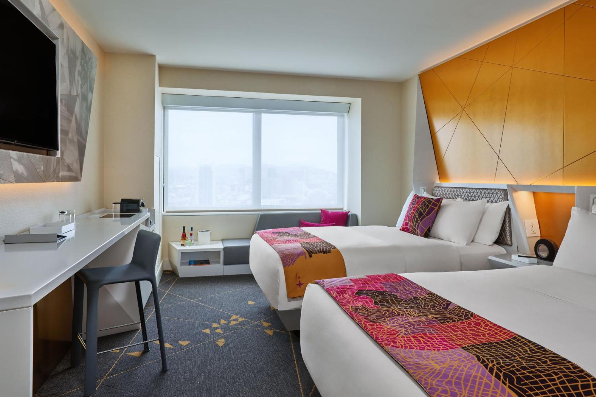 Hotel W