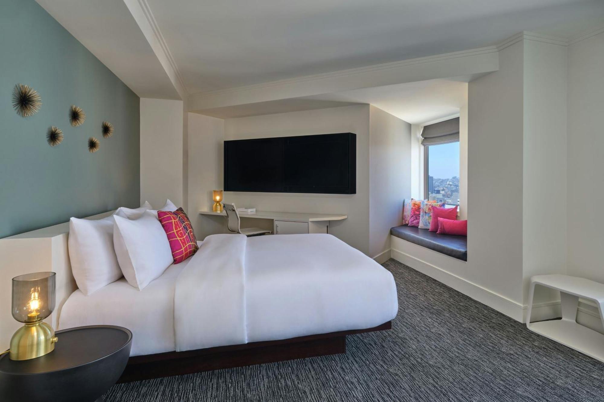 W Hotel 4*