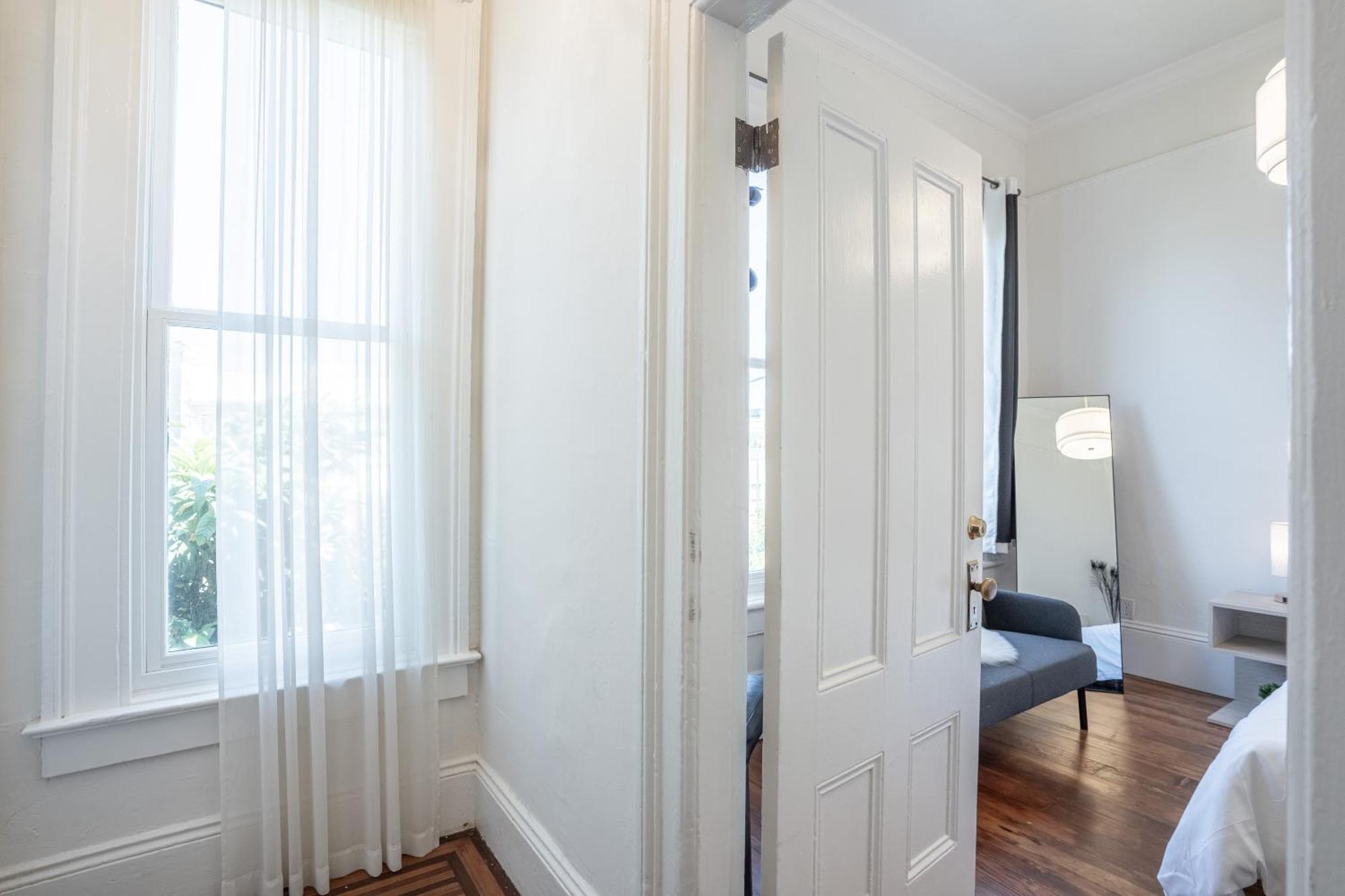 3 Bedroom Hayes Valley By Shops, Restaurants, Bars, And Downtown *