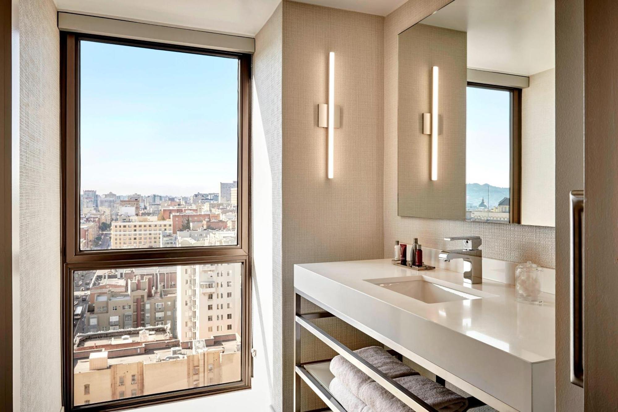Marriott Union Square Hotel 4*