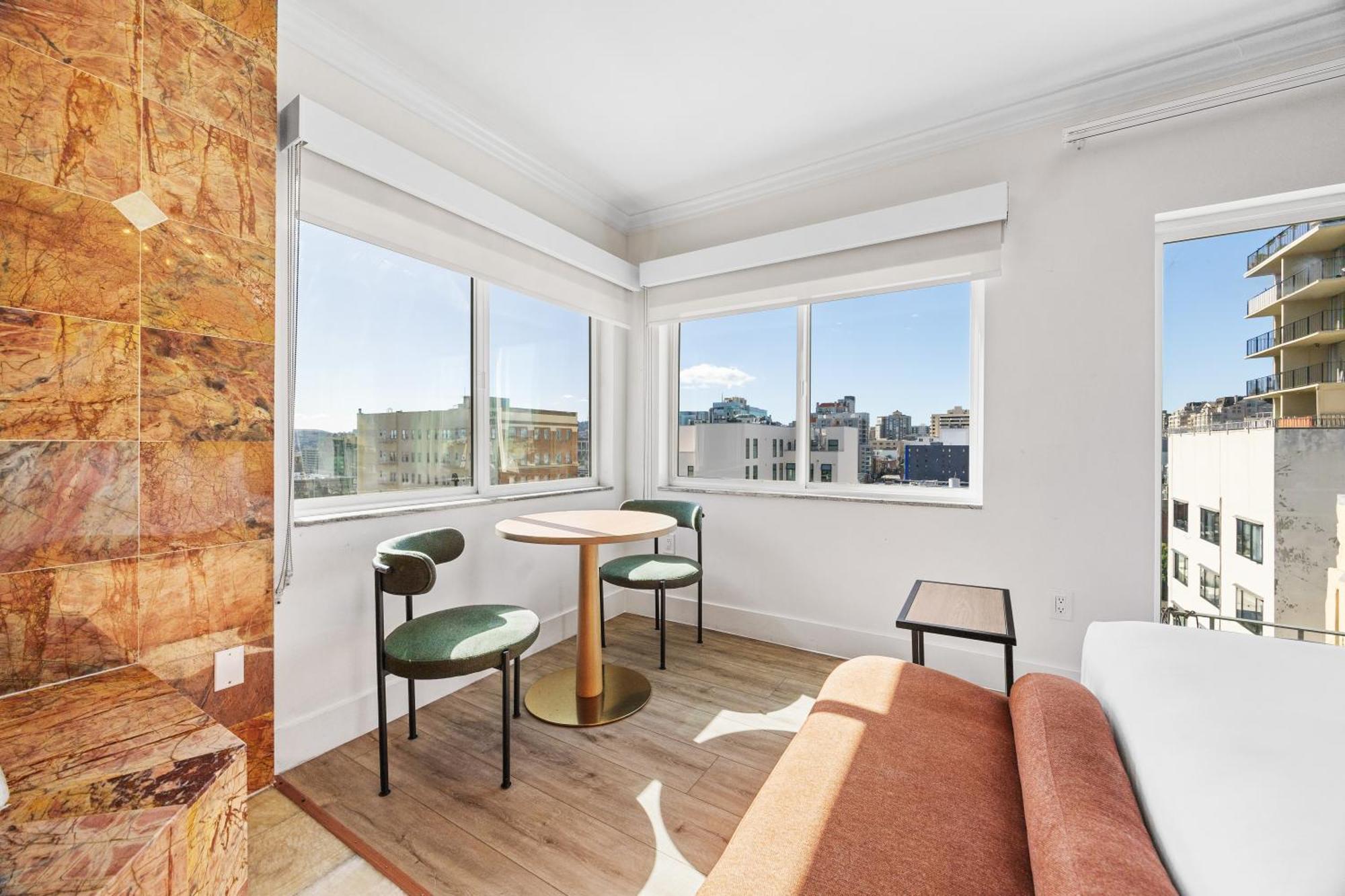 Nob Hill Hotel 3*