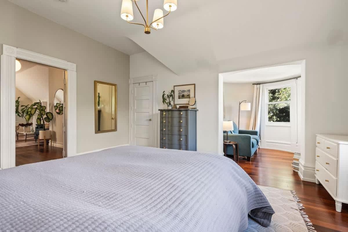 Charming 2br -