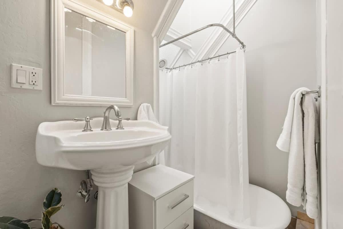Apartment Charming 2br - *
