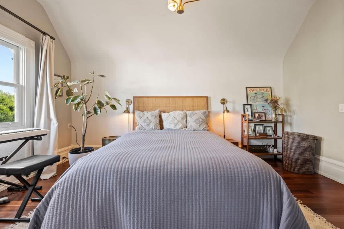 Charming 2br -