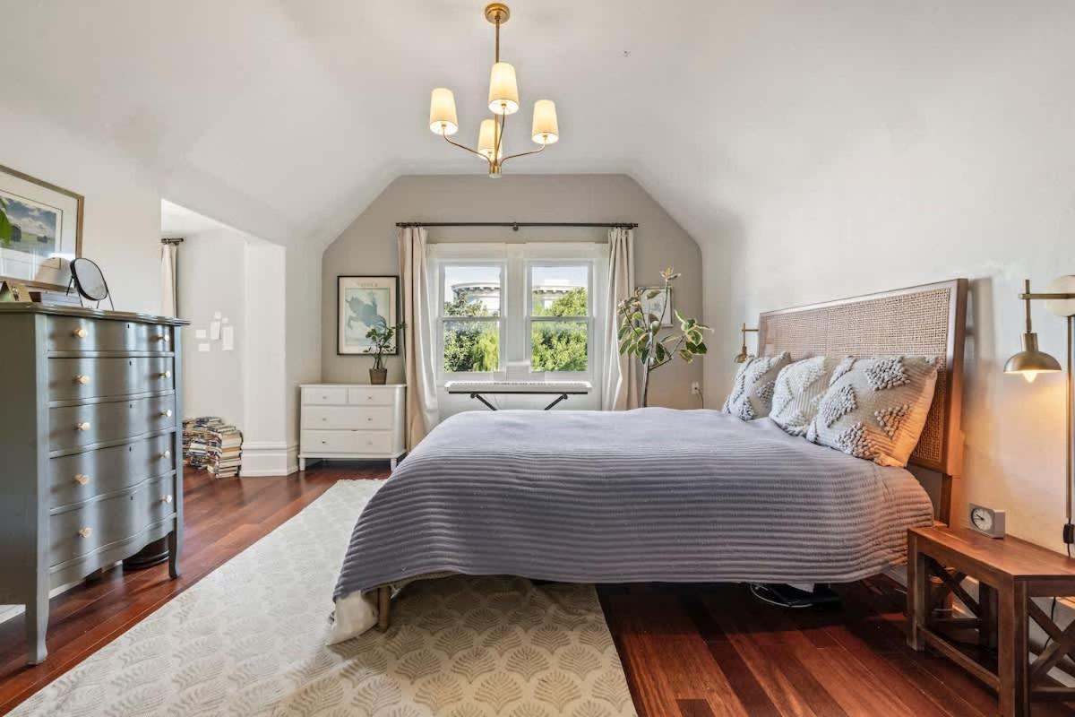 Charming 2br -