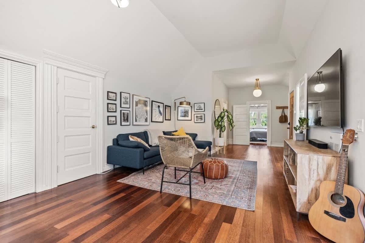 Charming 2br -