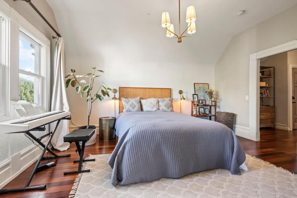 Charming 2br - *