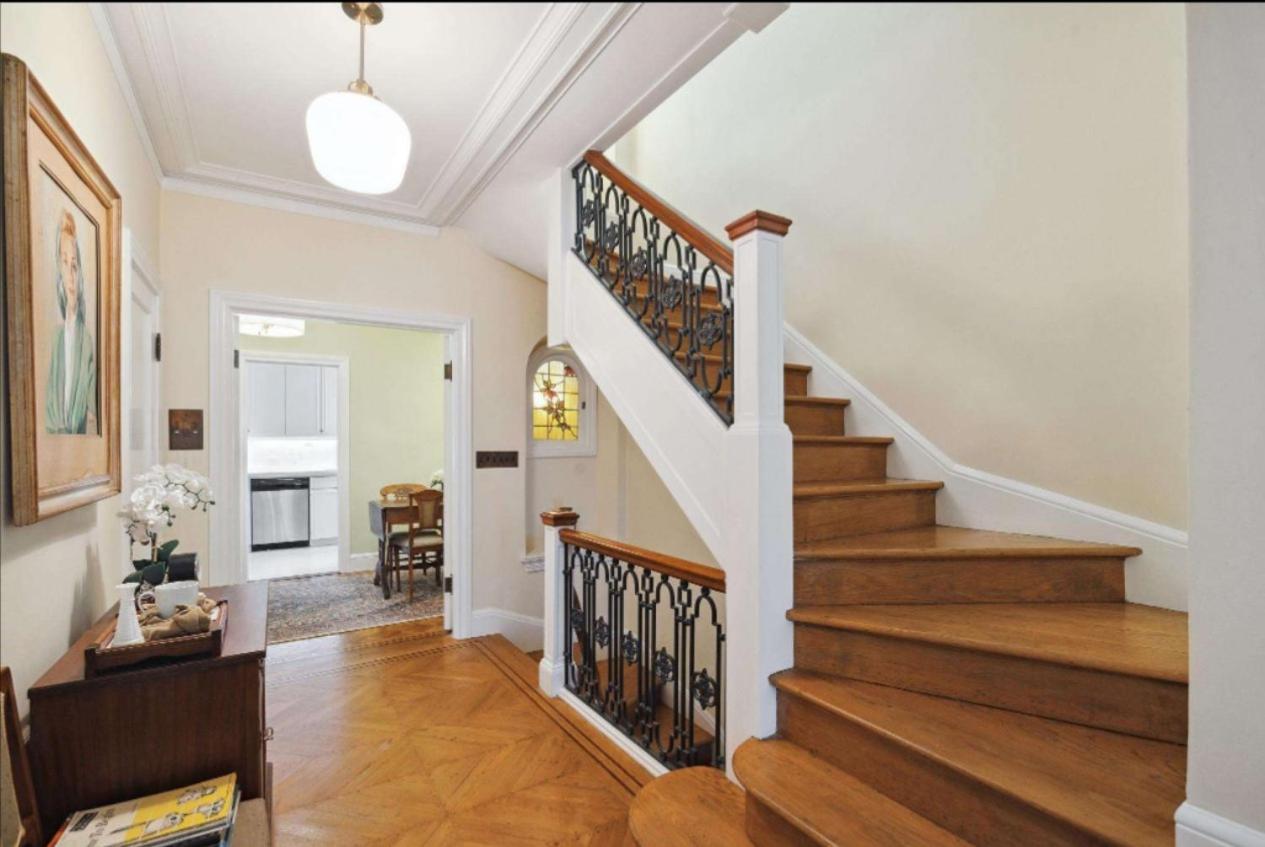 Nob Hill Charm Bed & Breakfast