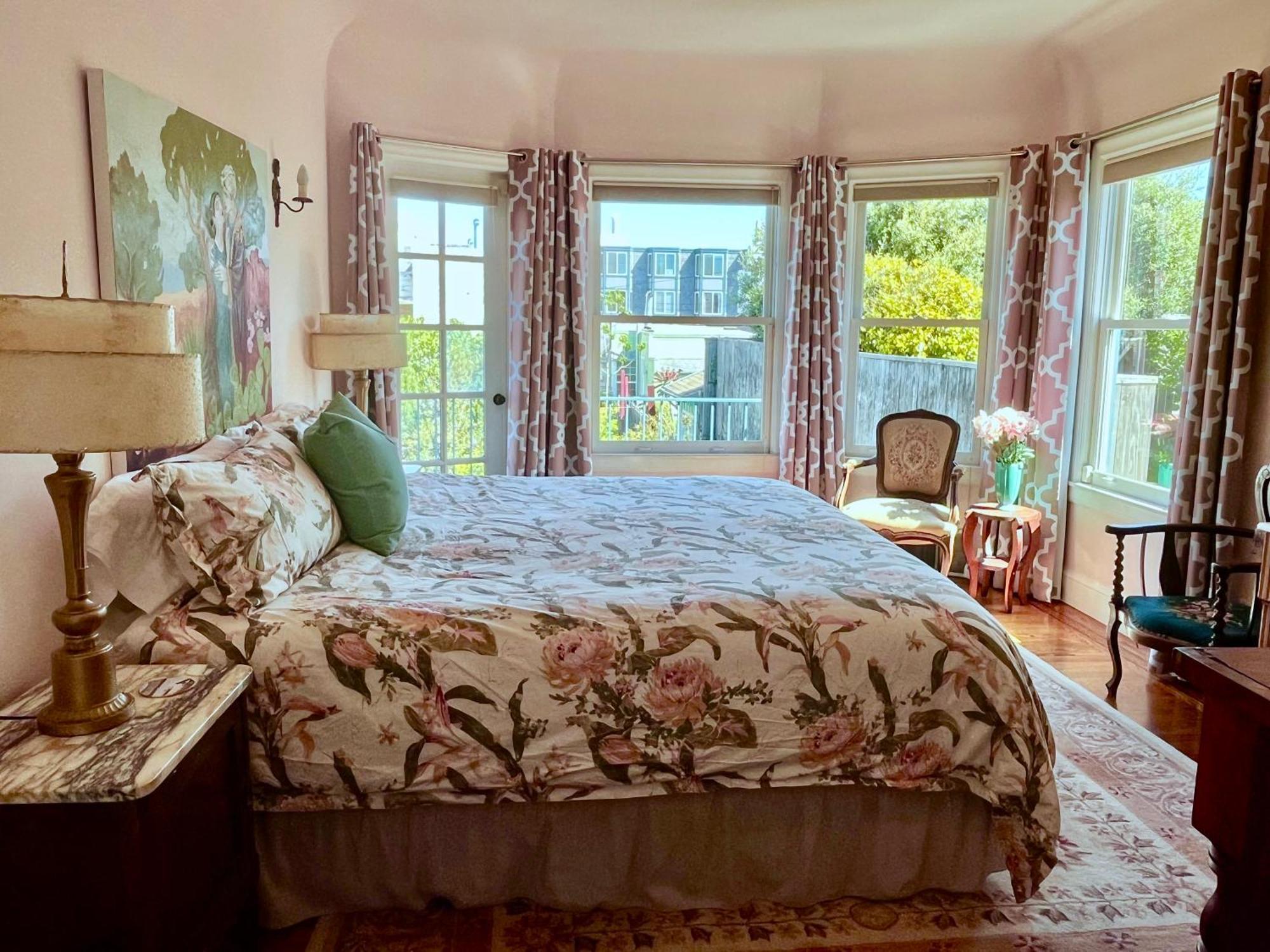 Lovely Noe Valley W Light, View & Parking! Holiday home
