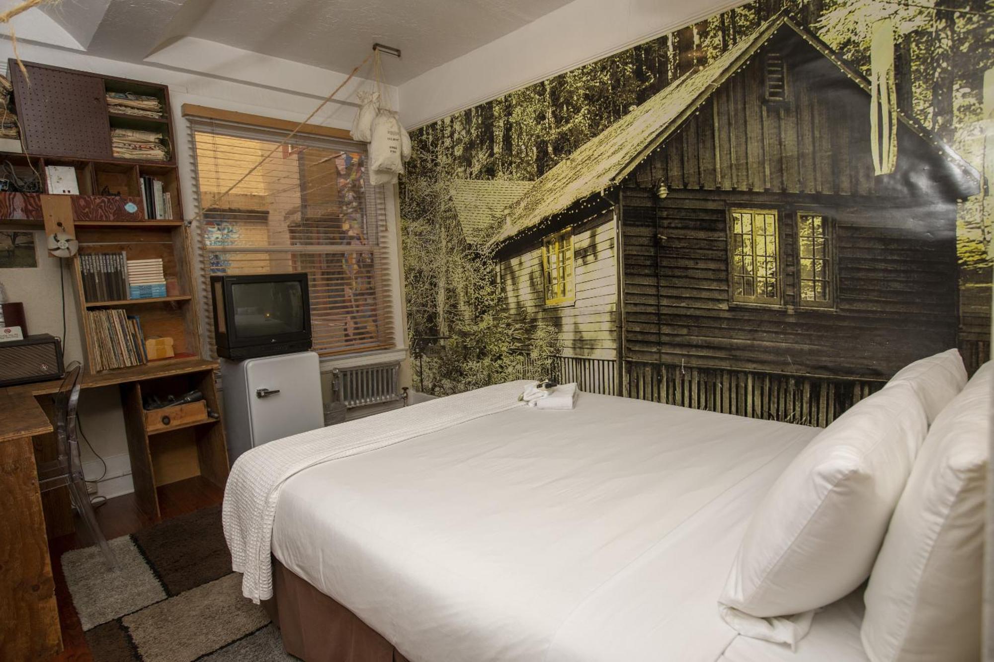Hotel Des Arts 2*
