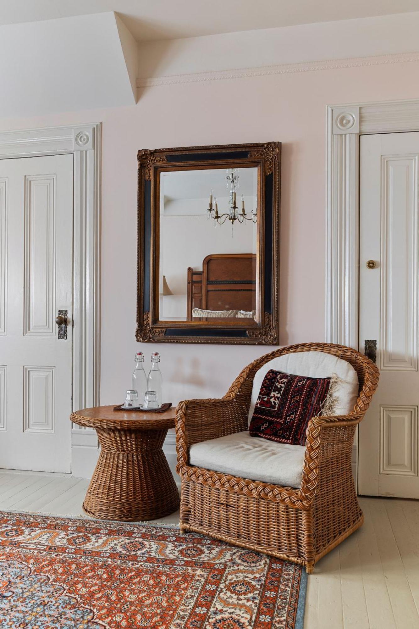 Chateau Tivoli Bed & Breakfast