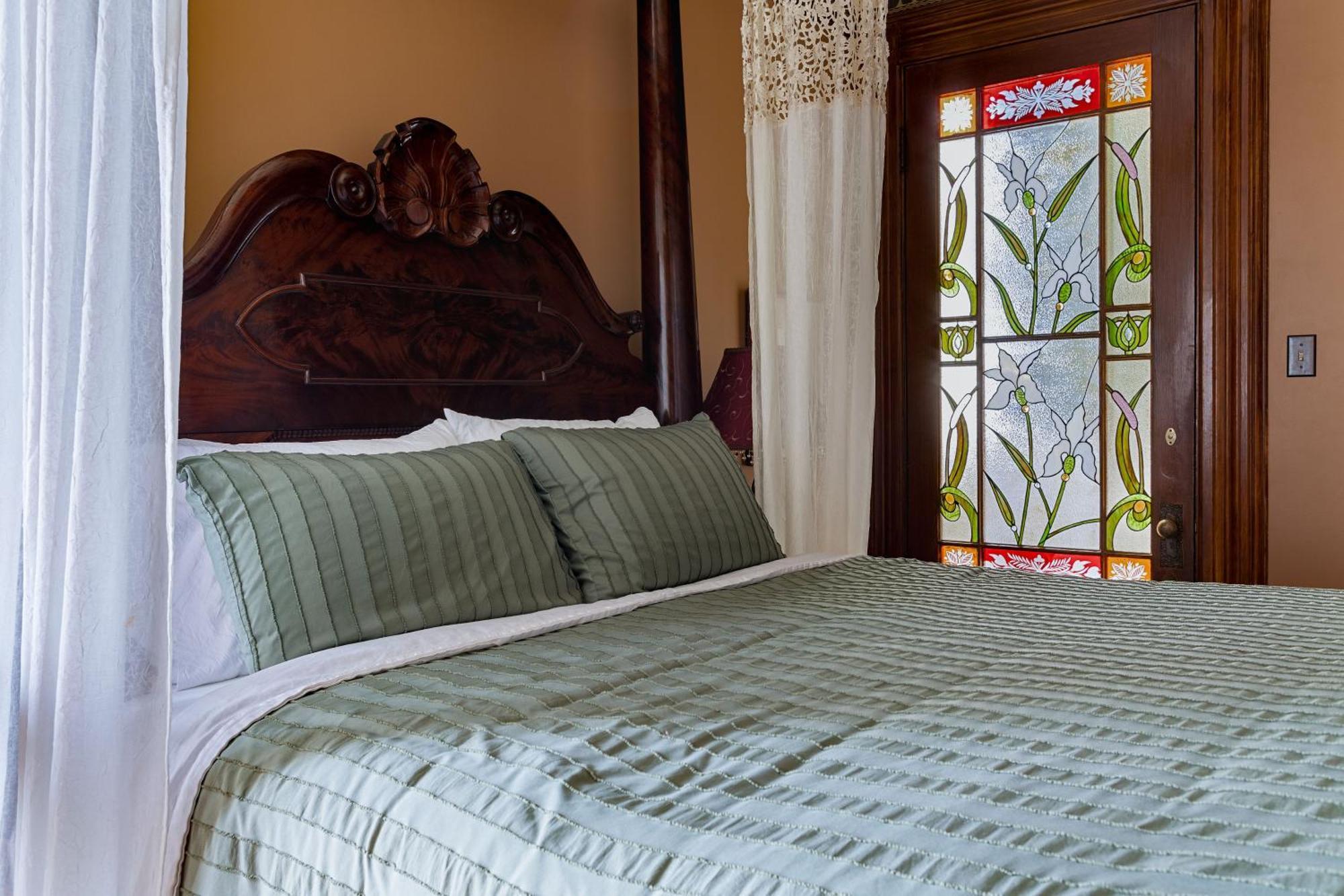 Chateau Tivoli 3*