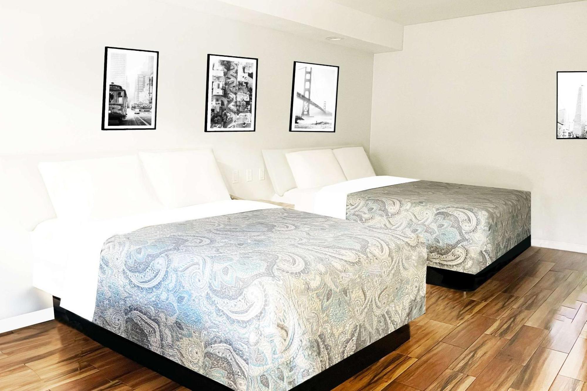 Rodeway Civic Center Inn 2*