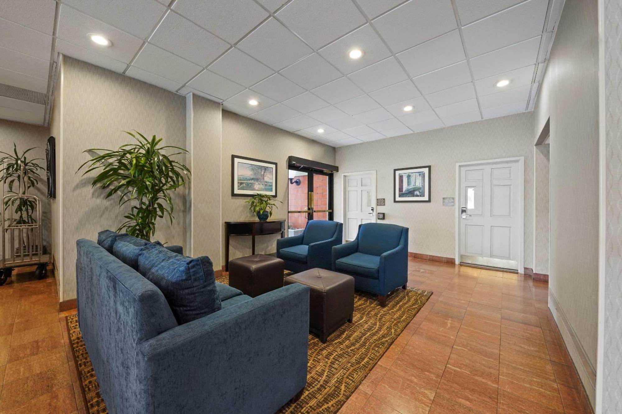Inn Comfort By The Bay