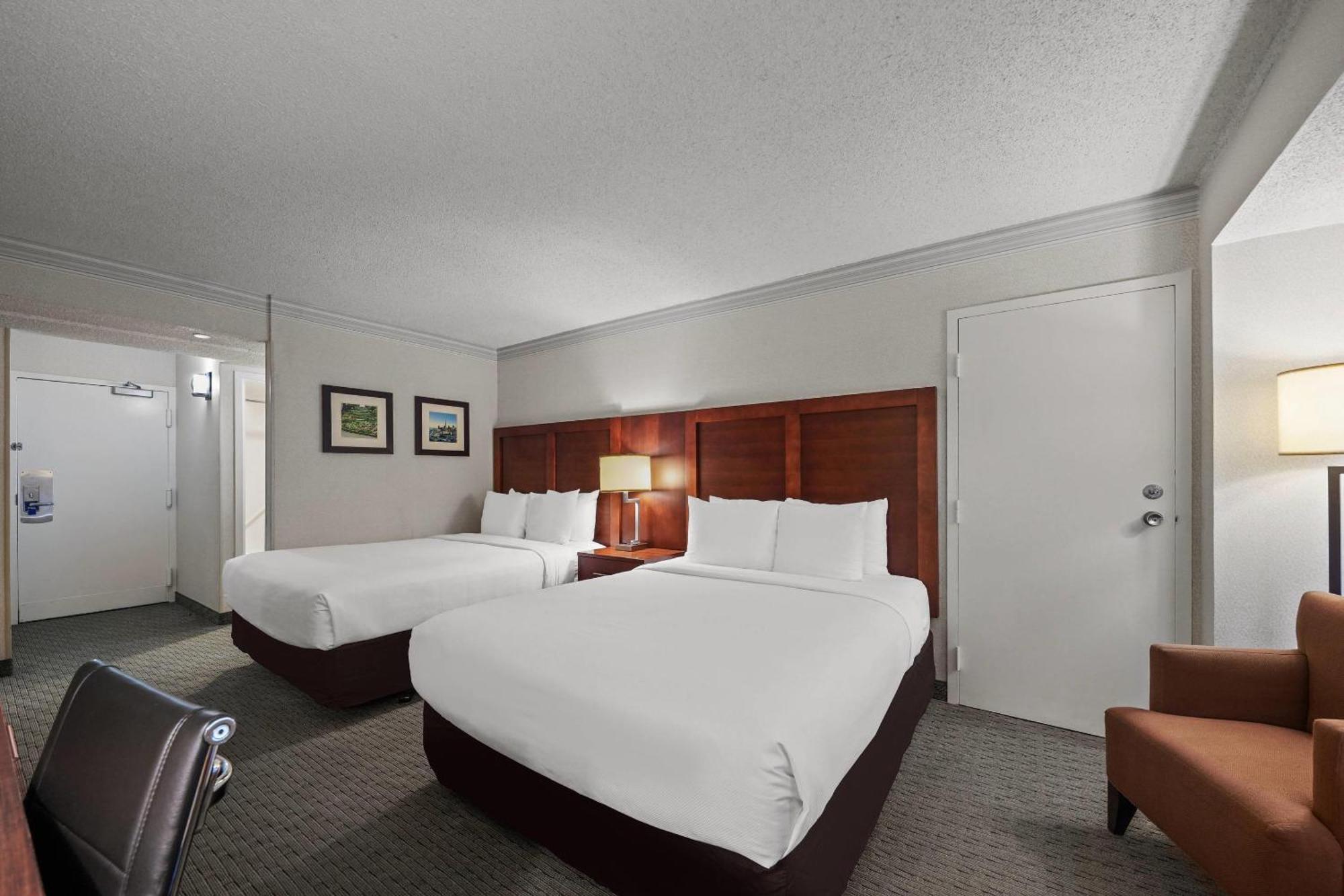 Comfort By The Bay Inn