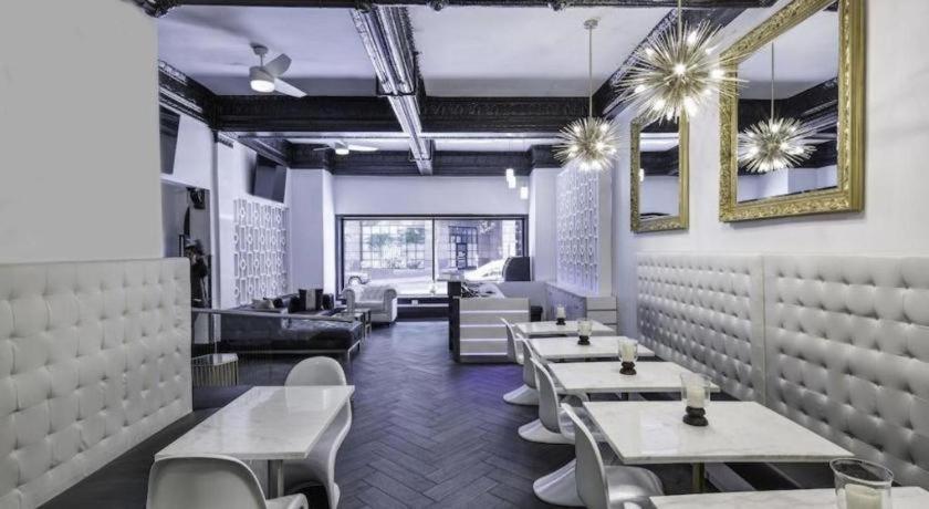 Adante Hotel, A C-two