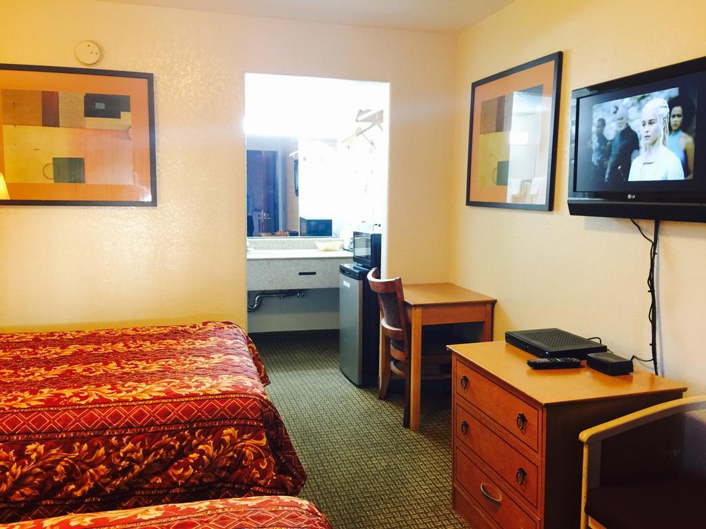 Economy Motel 2*