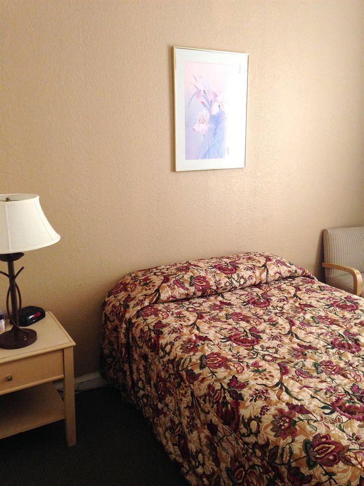Minna Hostel *