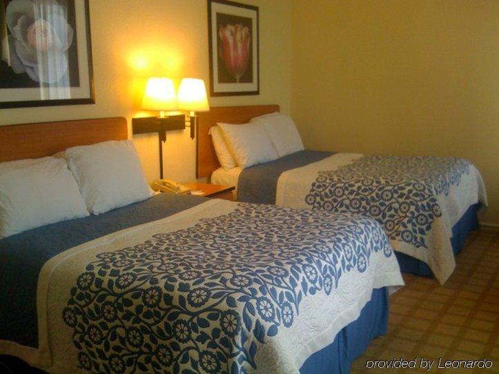 Center And Hotel 2*