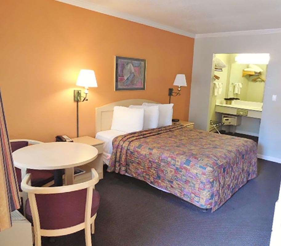 Motel At Golden Gate