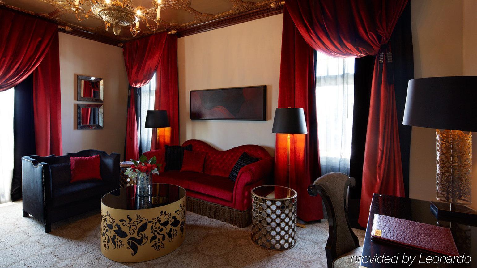 Hotel Huntington