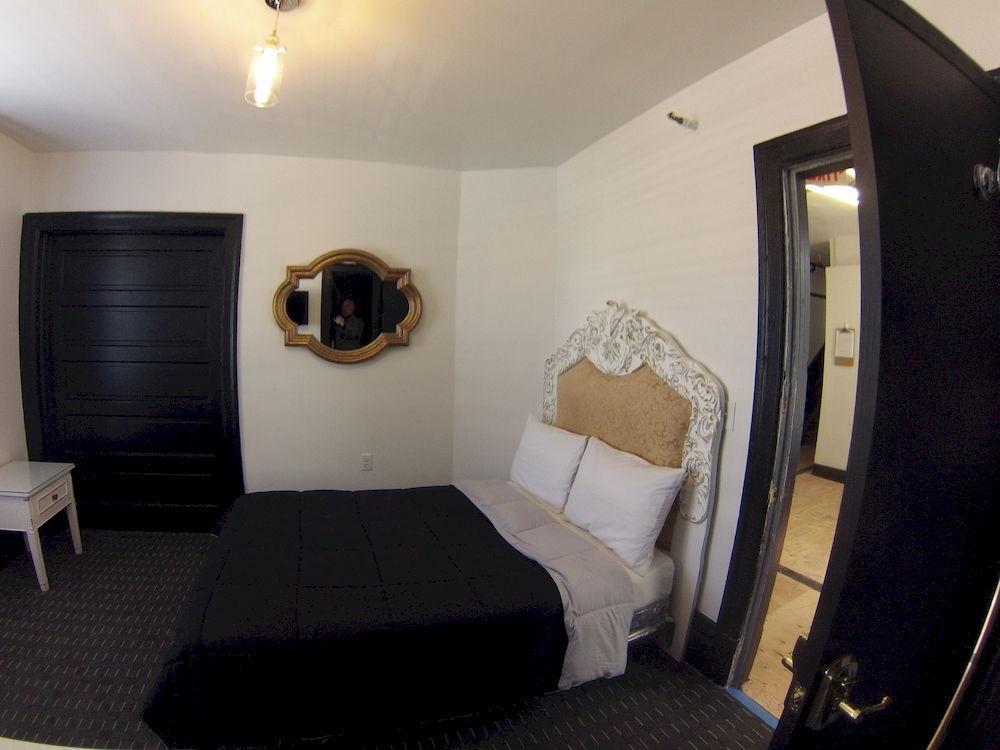 Hotel The Adrian