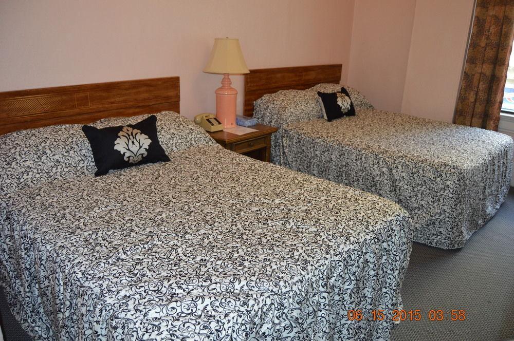 Astoria Hotel 2*