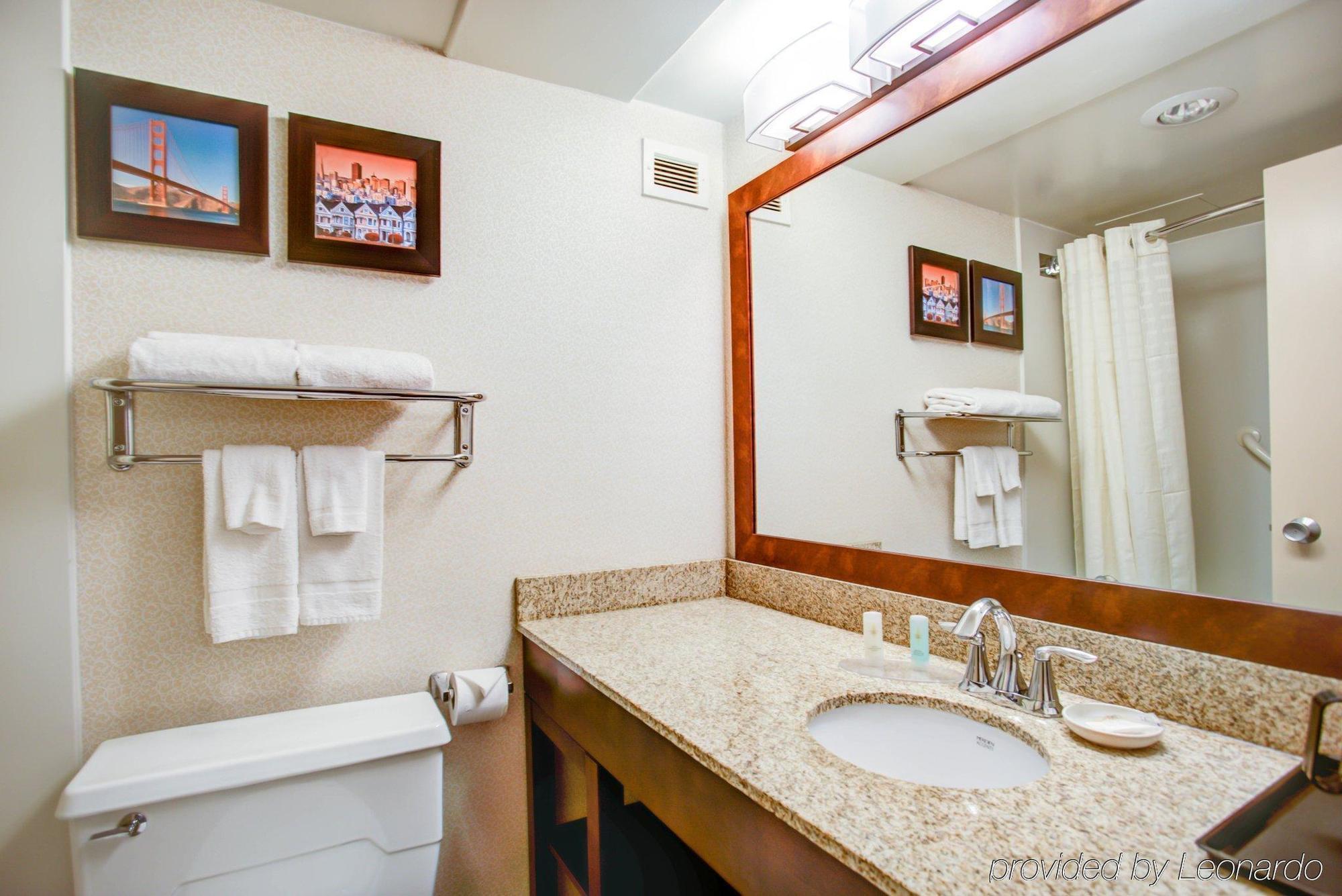 Comfort By The Bay Inn 3*