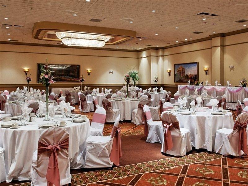 Hotel Holiday - Golden Gateway Newly Renovated With No Fee