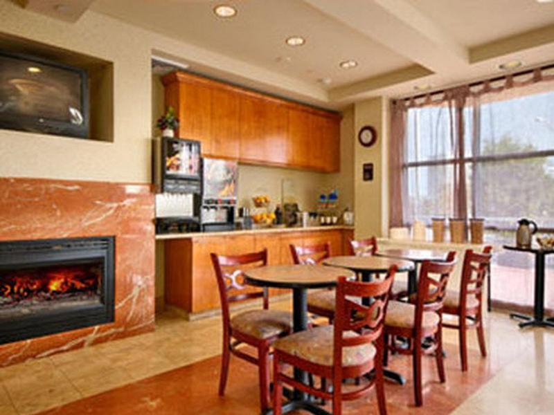 Hotel Surestay By Western Marina District