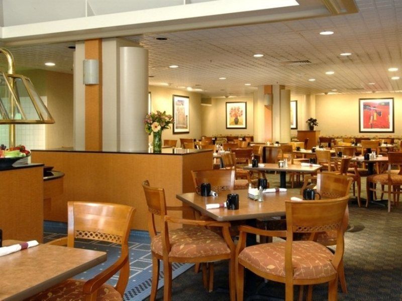 Holiday - Golden Gateway Newly Renovated With No Fee