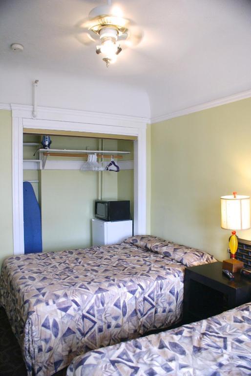 Dakota Hostel And Hotel 2*