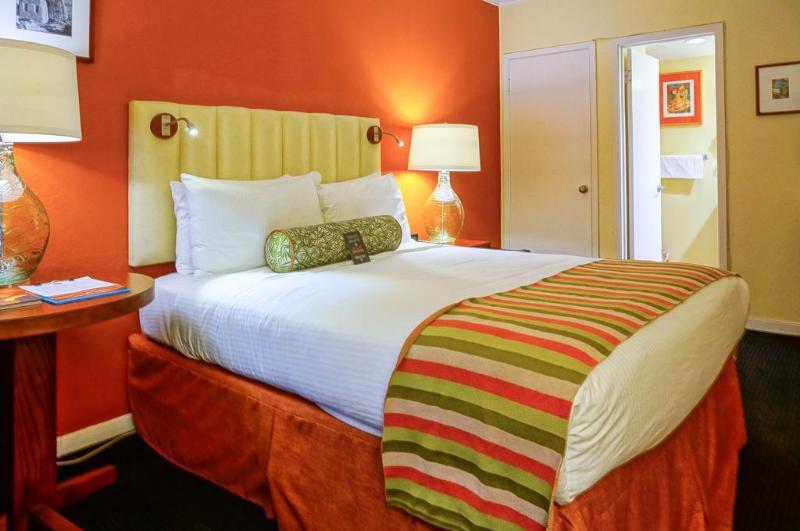 Del Sol Hotel 3*