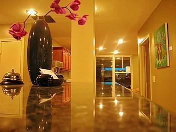 La Luna Inn, Ascend Collection