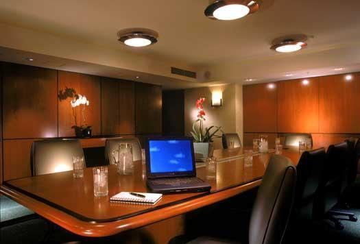 Orchard Hotel 4*