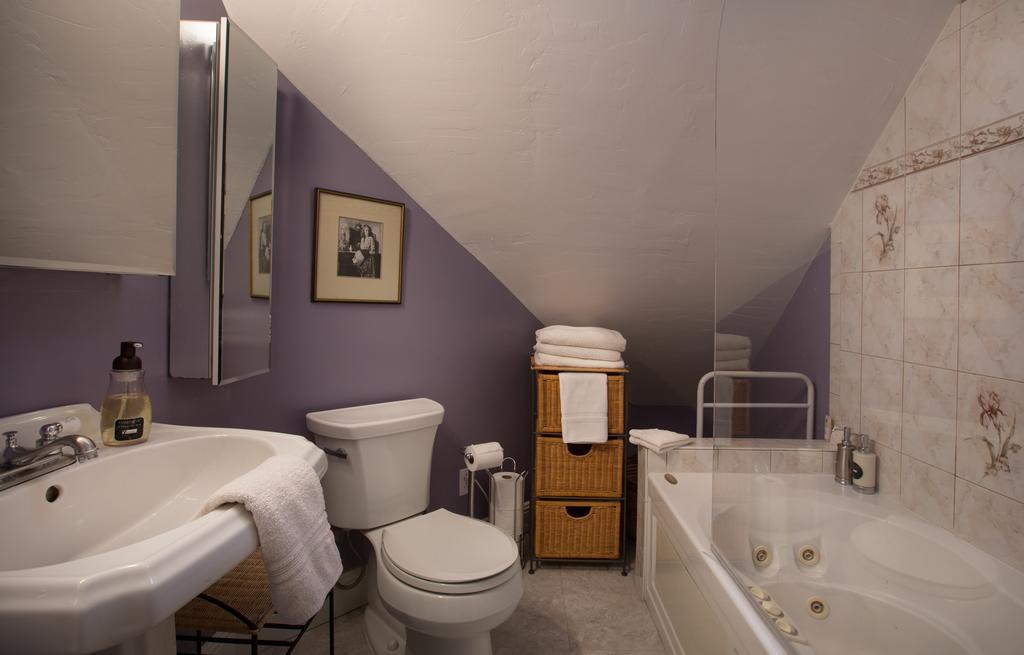 Noe's Nest Bed & Breakfast 4*