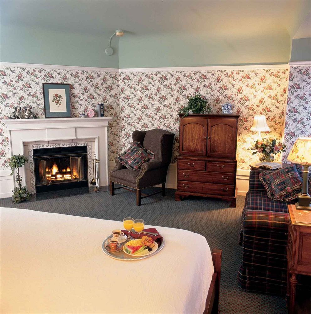 White Swan Hotel 3*